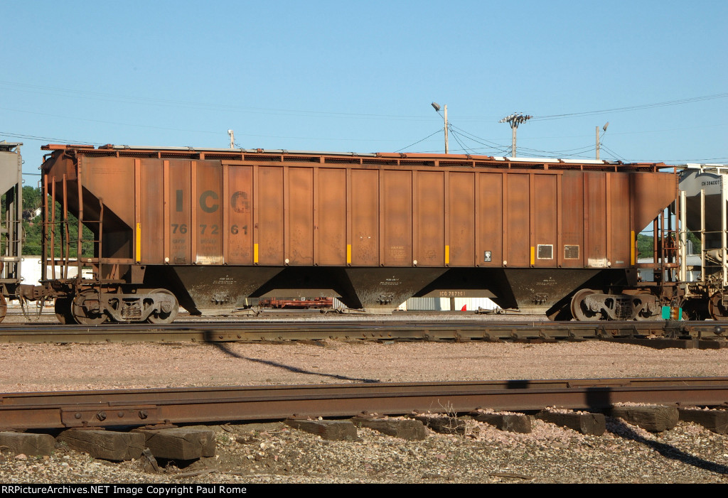 ICG 767261, PS 3-bay covered hopper car at the CN-IC Yard 